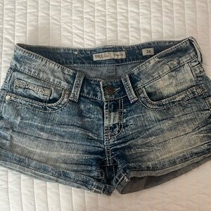 BKE Starlite, size 26, low rise denim shorts